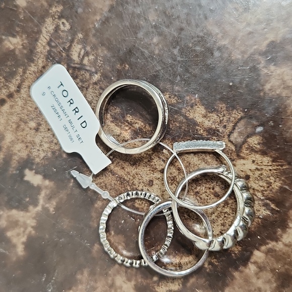 torrid Accessories - 5pcs ring set